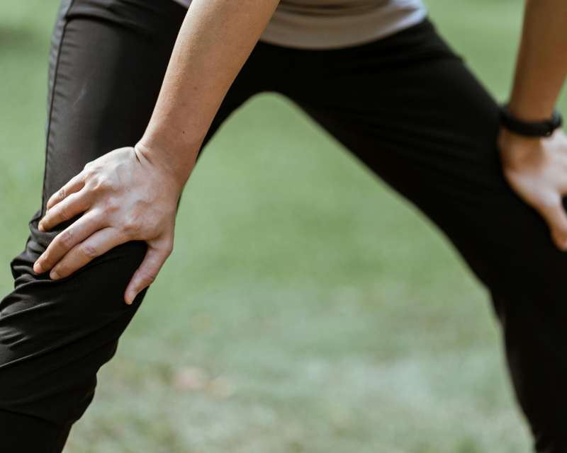 weaker joints result in knee pain when running postpartum