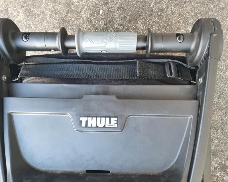 Folding mechanism on the Thule Urban Glide pram