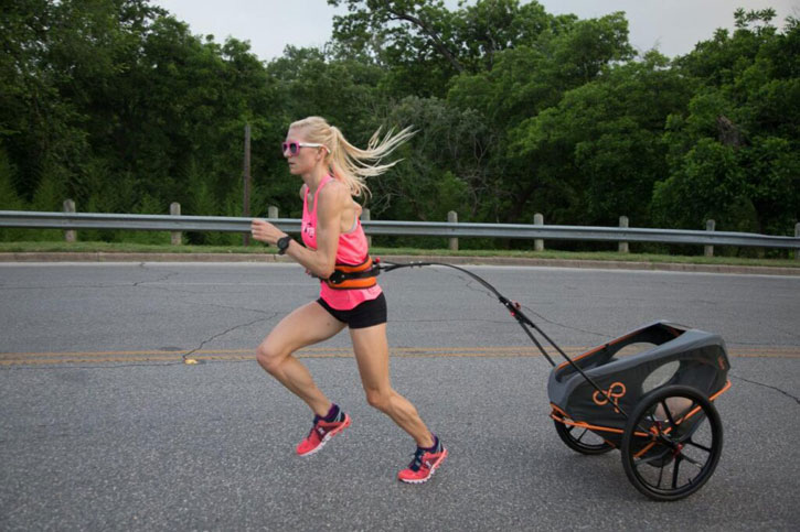 woman-running-with-the-kidrunner-stroller