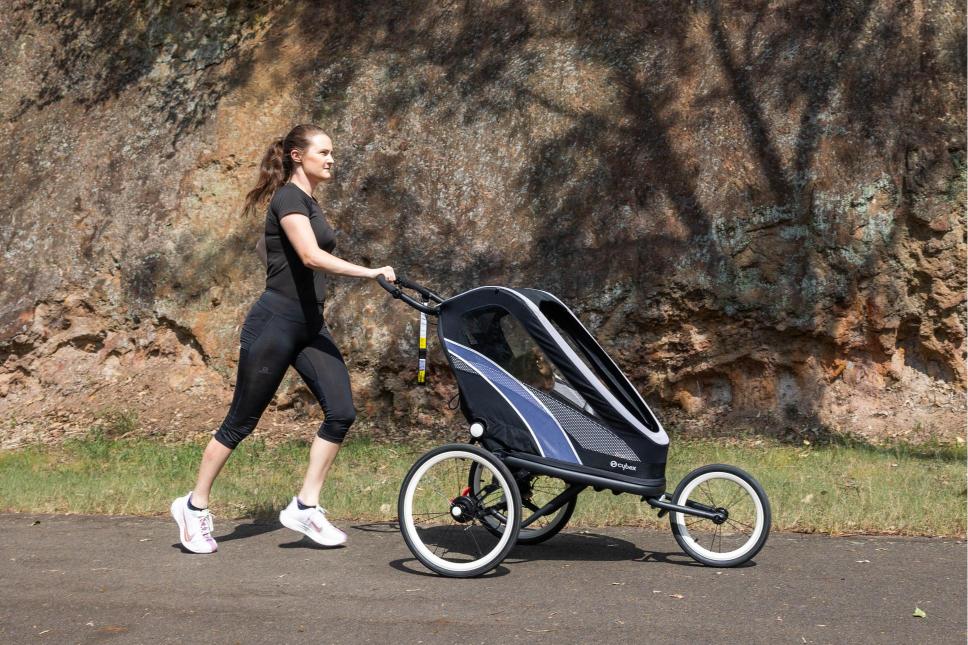 Charli Rohn running with the Cybex Zeno Jogging Stroller