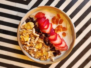 Yoghurt and berries for snack ideas