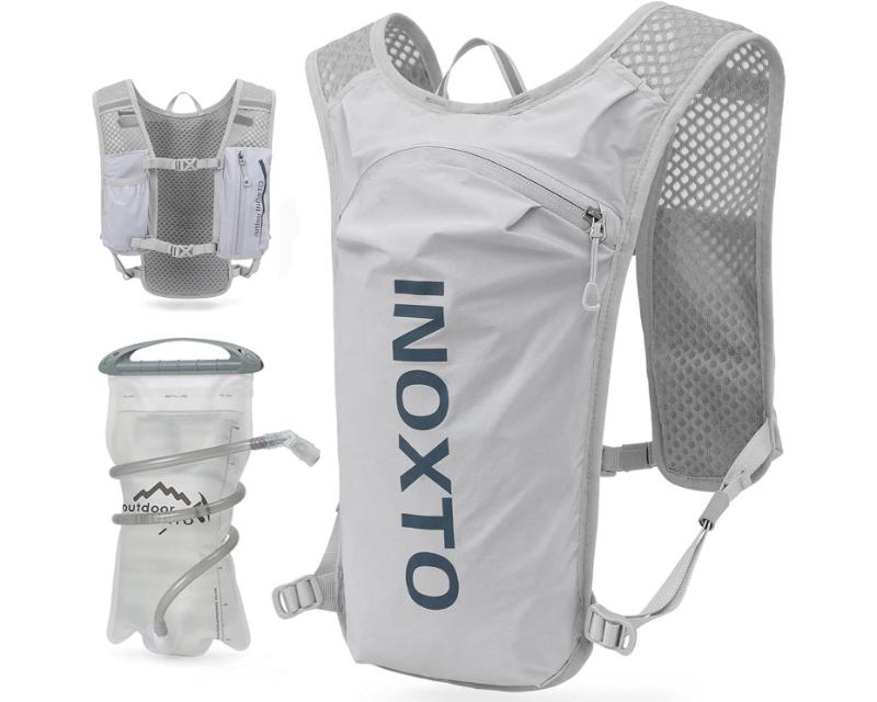 Hydration vest, an essential gift idea for running moms who run long distances
