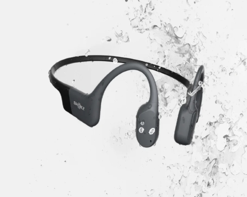 Bone conducting headphones make great gifts for running moms
