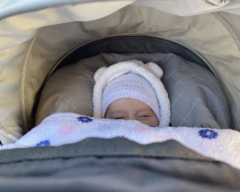 keep baby warm while running in the snow with a jogging stroller