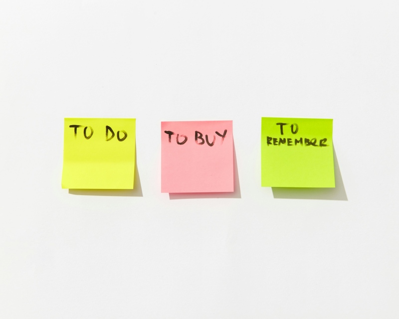 post it notes for creating a stay at home mom schedule
