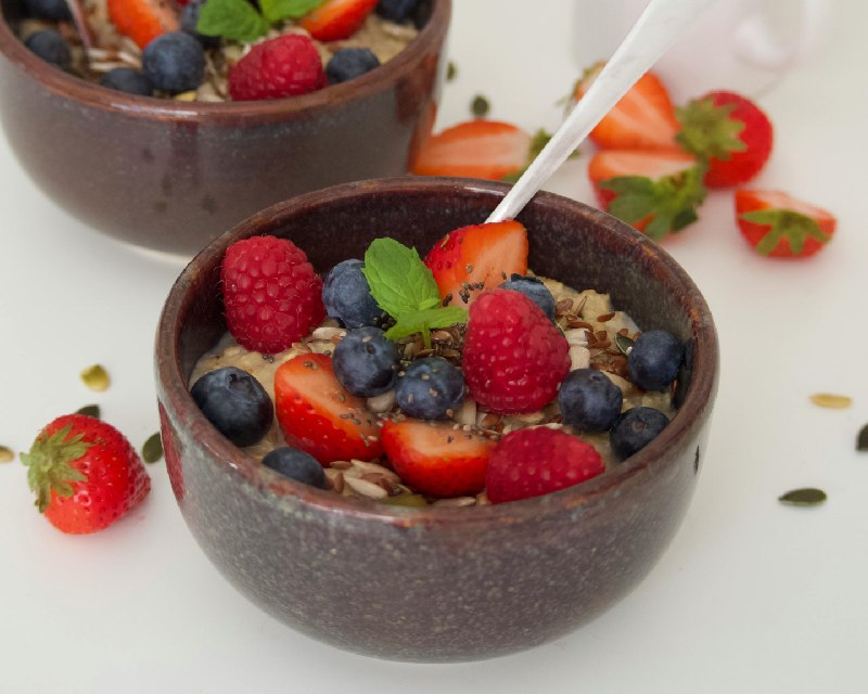 Avoid fatigue by eating oatmeal with berries