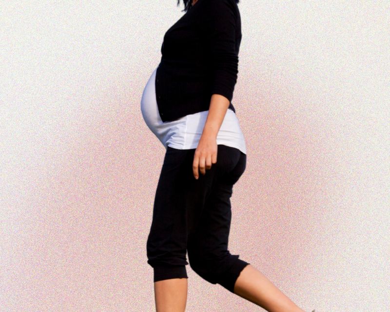 Keep these 7 things in mind when buying postnatal compression shorts.